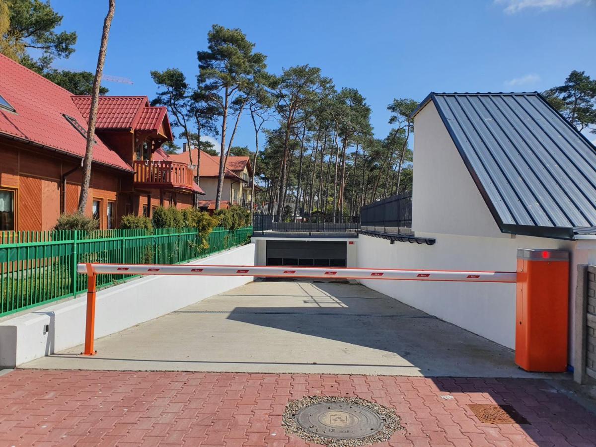 Apartament Beige Z Ogrodkiem Dziwnowek Exterior photo